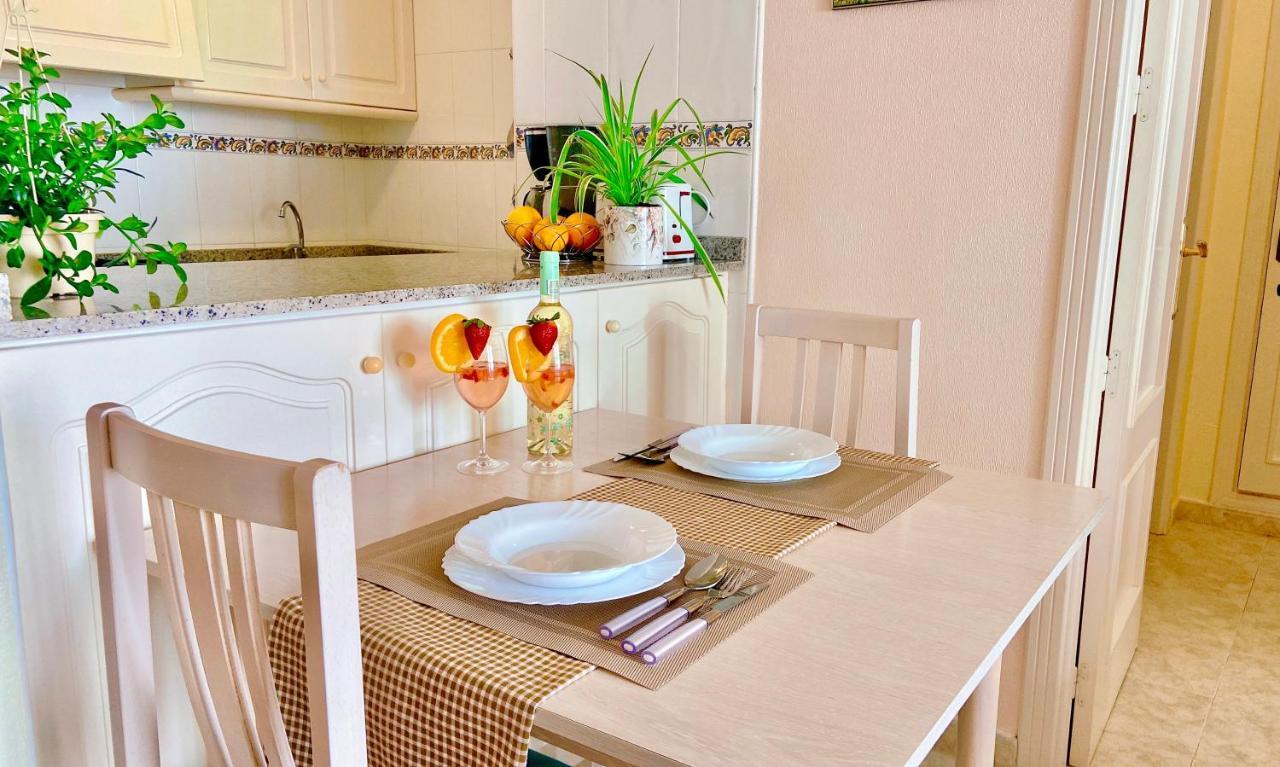 Beautiful Apartment Near Playa De Los Locos Torrevieja Eksteriør bilde