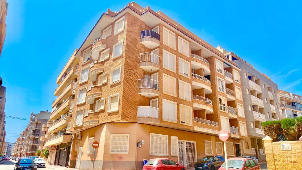 Beautiful Apartment Near Playa De Los Locos Torrevieja Eksteriør bilde