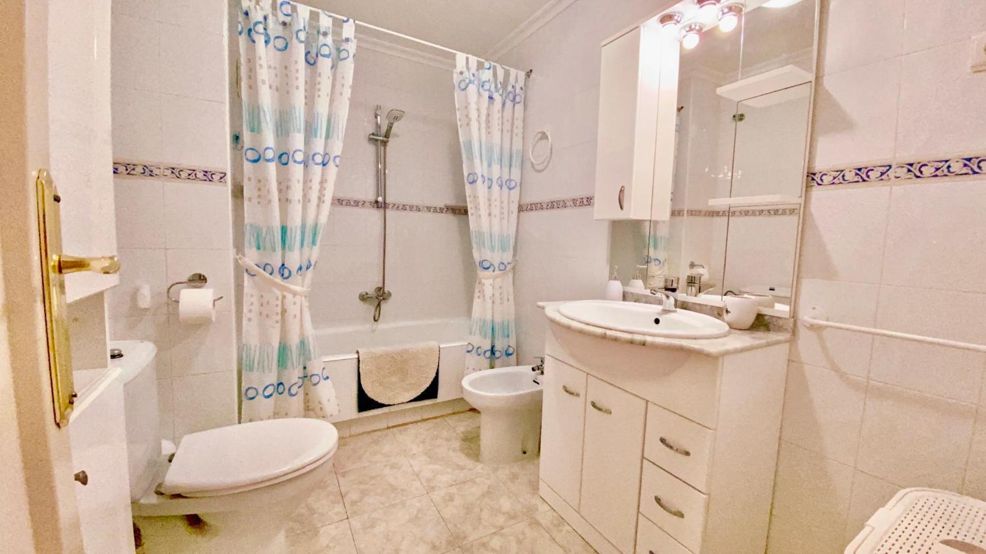 Beautiful Apartment Near Playa De Los Locos Torrevieja Eksteriør bilde
